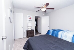 2 bedrooms, iron/ironing board, WiFi
