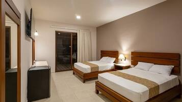 Standard Double Room | Desk, bed sheets