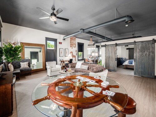 Industrial Style Loft With Access To Buckeye Lake!