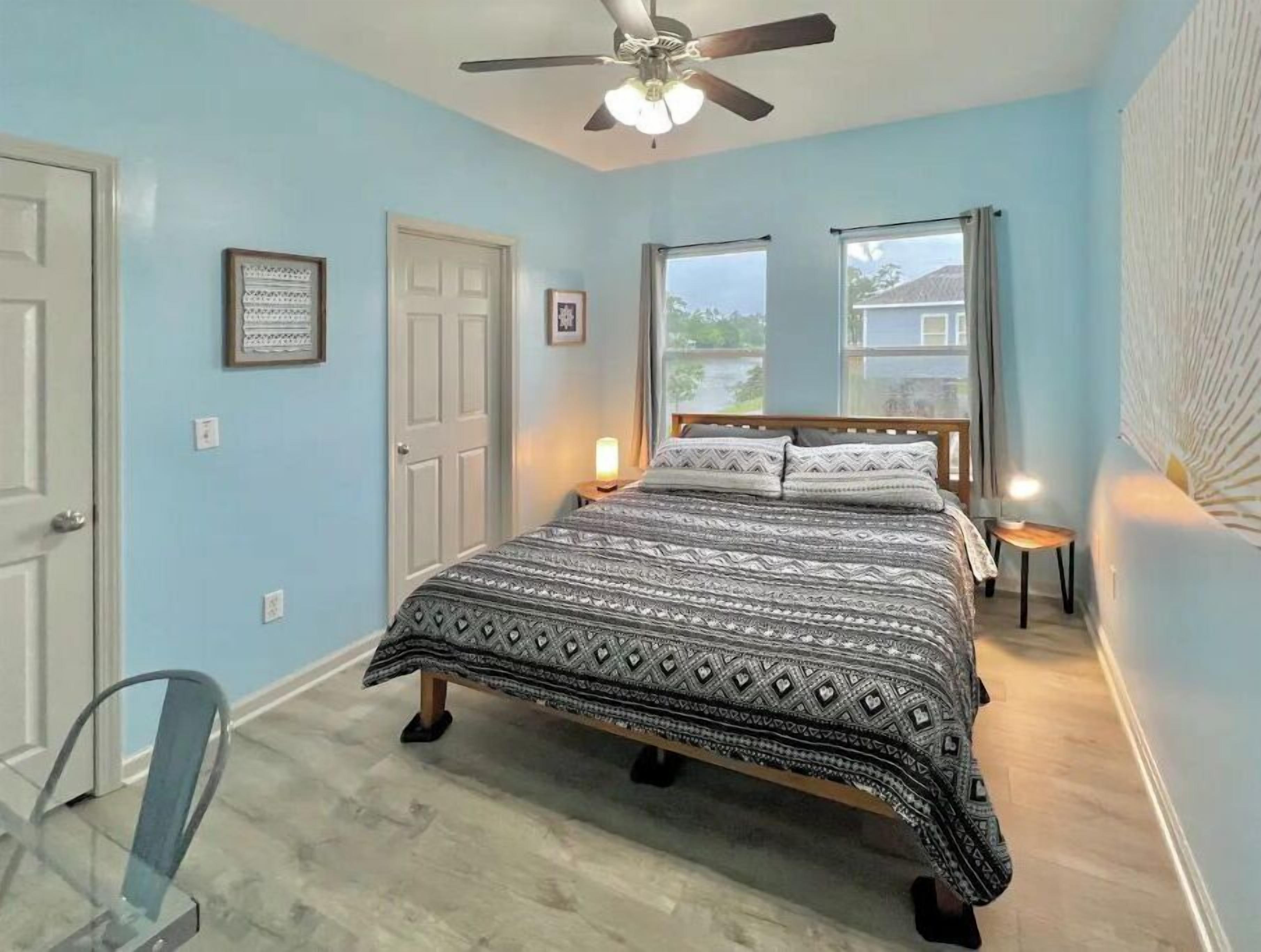 3 slaapkamers, een bureau, een strijkplank/strijkijzer, gratis wifi