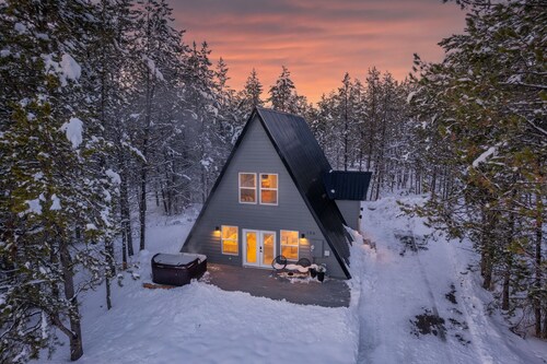 A-frame Hot Tub Fire Pit Pet Friendly