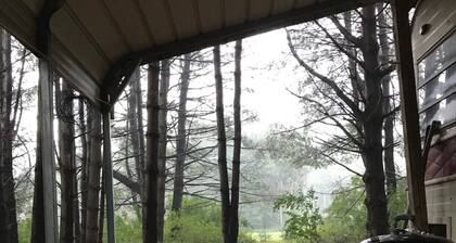 Kettle Creek Fishing - 15’ Vintage Camper Stay on Private property Creek Access