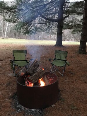 Property grounds - Kettle Creek Fishing - 15’ Vintage Camper Stay on Private property Creek Access (Renovo)
