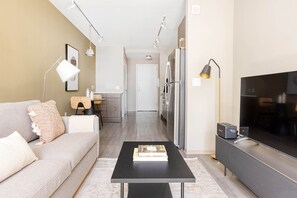 Télévision, chaîne hi-fi