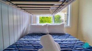 4 slaapkamers, een strijkplank/strijkijzer, wifi