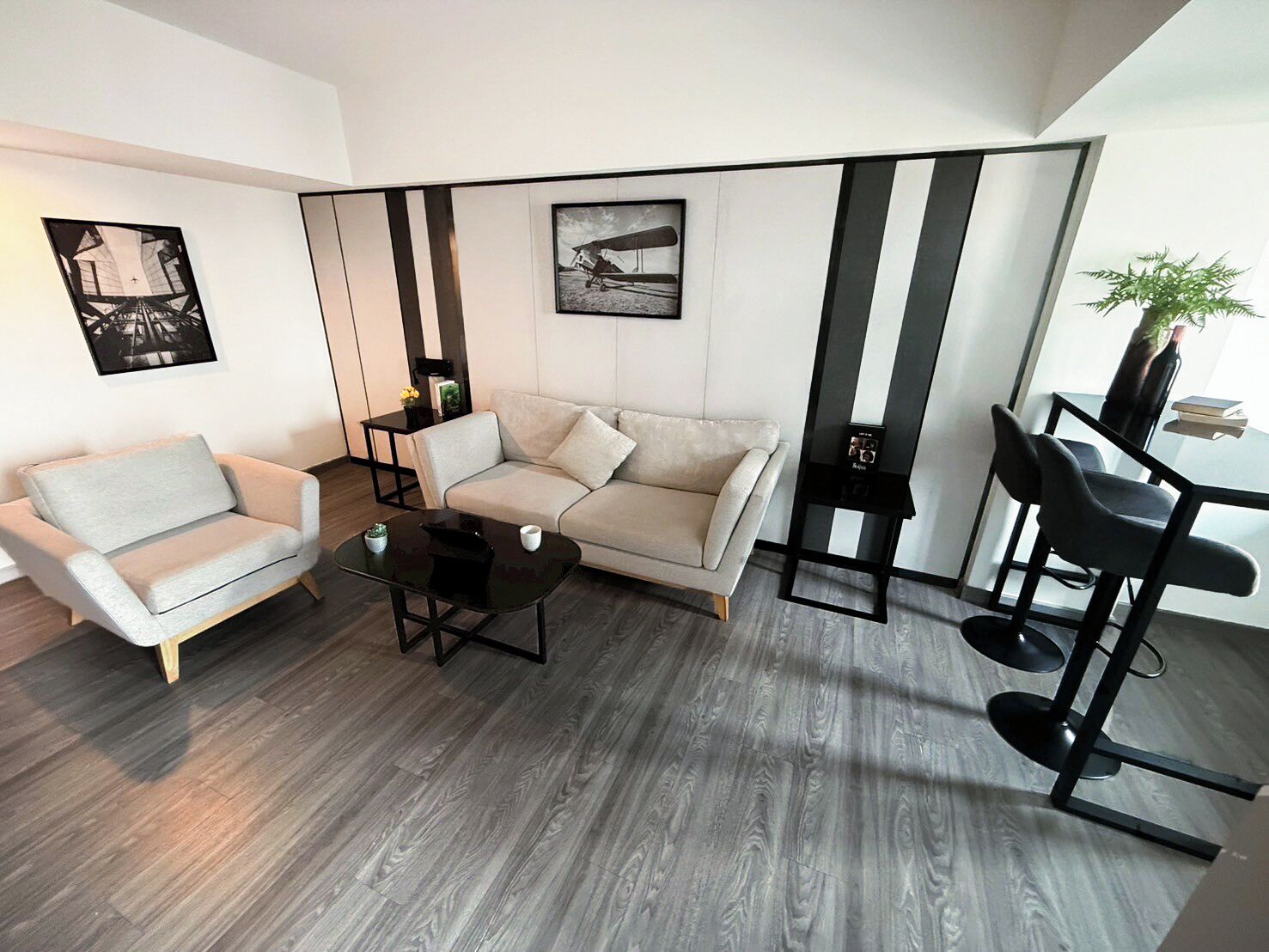 39-inch smart tv with digital channels, tv, books