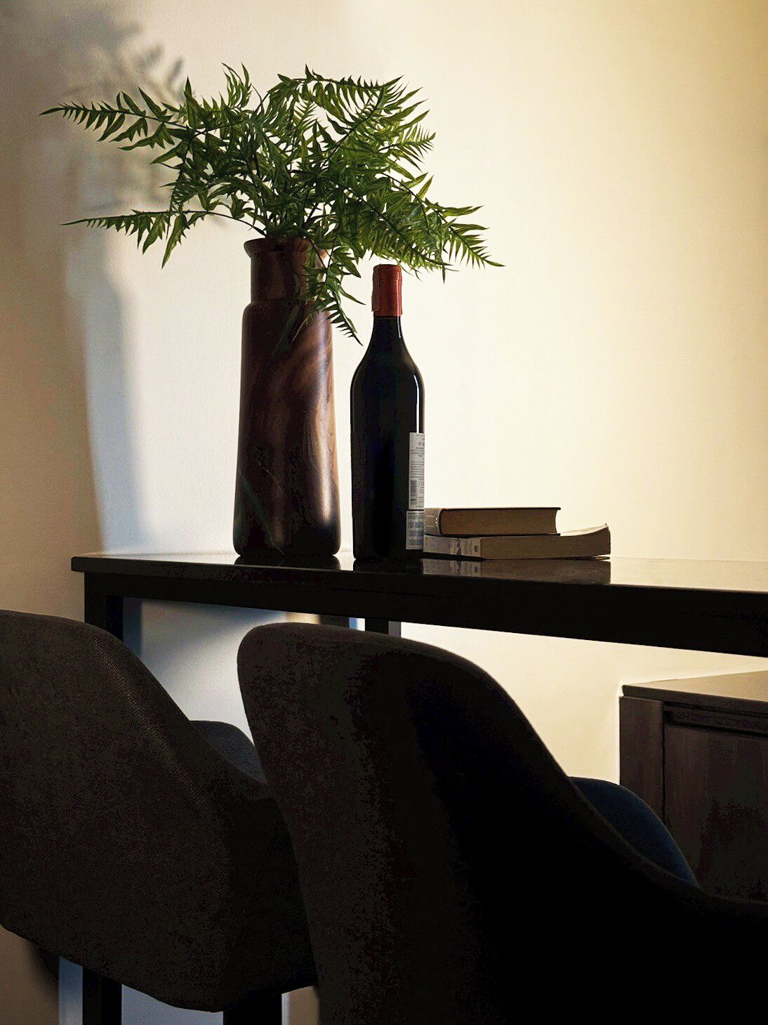 39-inch smart tv with digital channels, tv, books