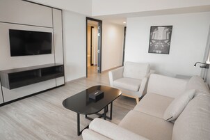 Desk, laptop workspace, soundproofing, free WiFi