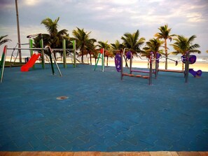 Children’s area - Cozy House Near the Beach 1 minute away (Praia Grande)