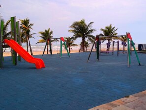 Children’s area - Cozy House Near the Beach 1 minute away (Praia Grande)