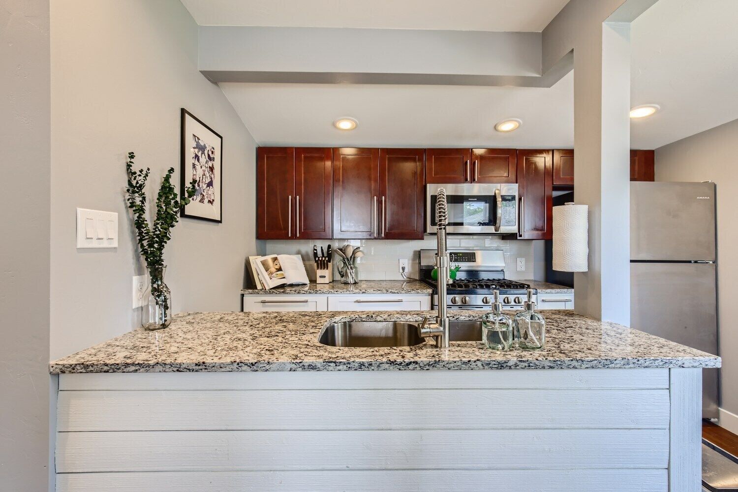 Refrigerador, microondas, horno, placa de cocina