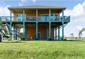 Exterior - Peaceful, Steps to Beach, 🐶Friendly, Lift (Bolivar Peninsula)