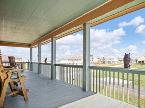 Terrace/patio - Peaceful, Steps to Beach, 🐶Friendly, Lift (Bolivar Peninsula)