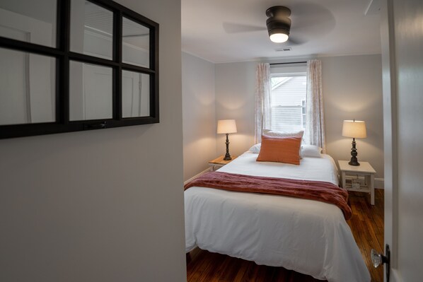 2 bedrooms, iron/ironing board, free WiFi, bed sheets