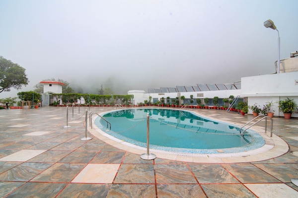 Kolam renang outdoor