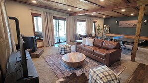 Smart TV, fireplace, video games, DVD player - Family friendly mountain getaway (Jefferson)