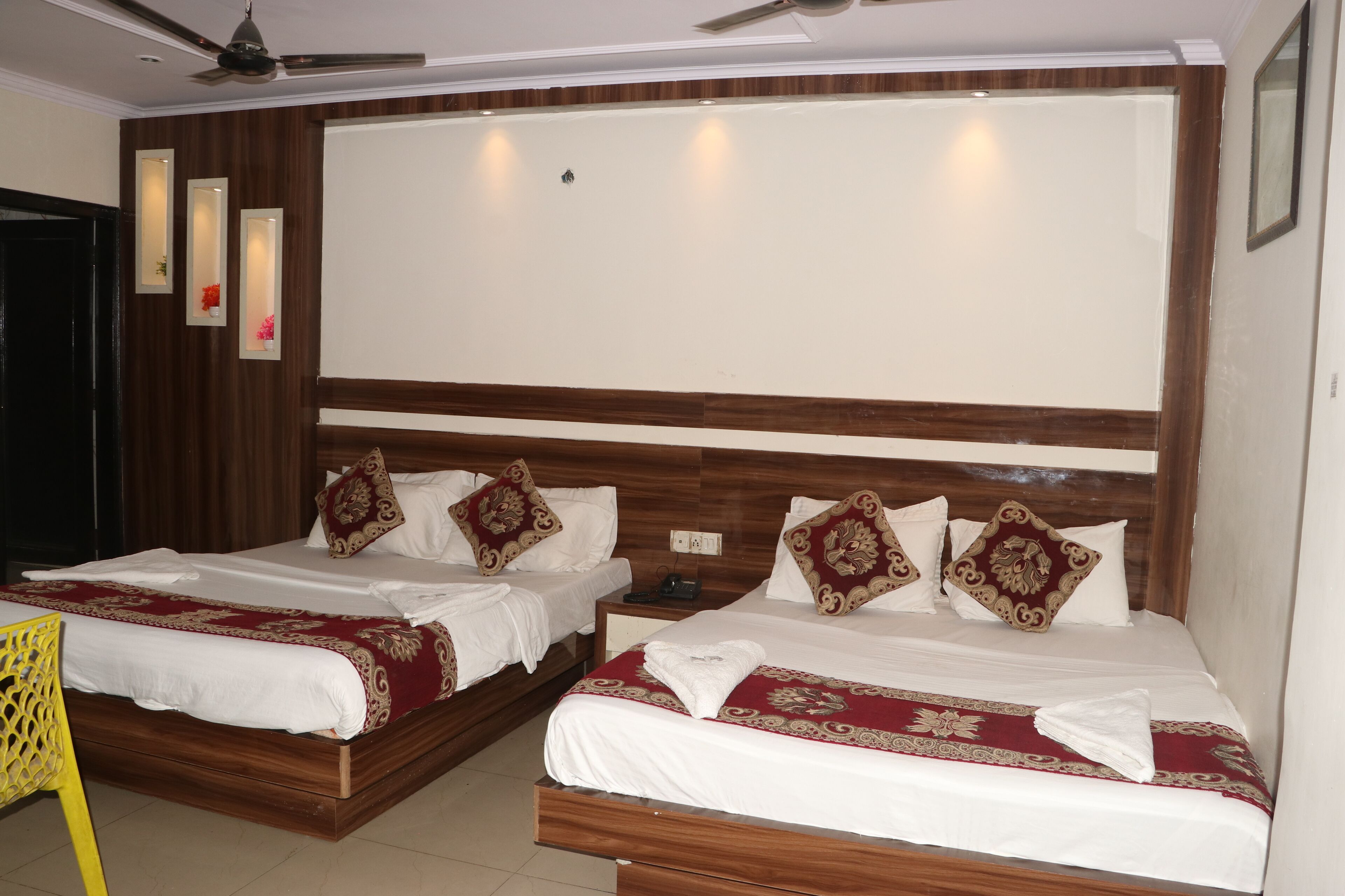 Foto - Hotel Surya Plaza Near New Delhi Railway Station and Connaught Place