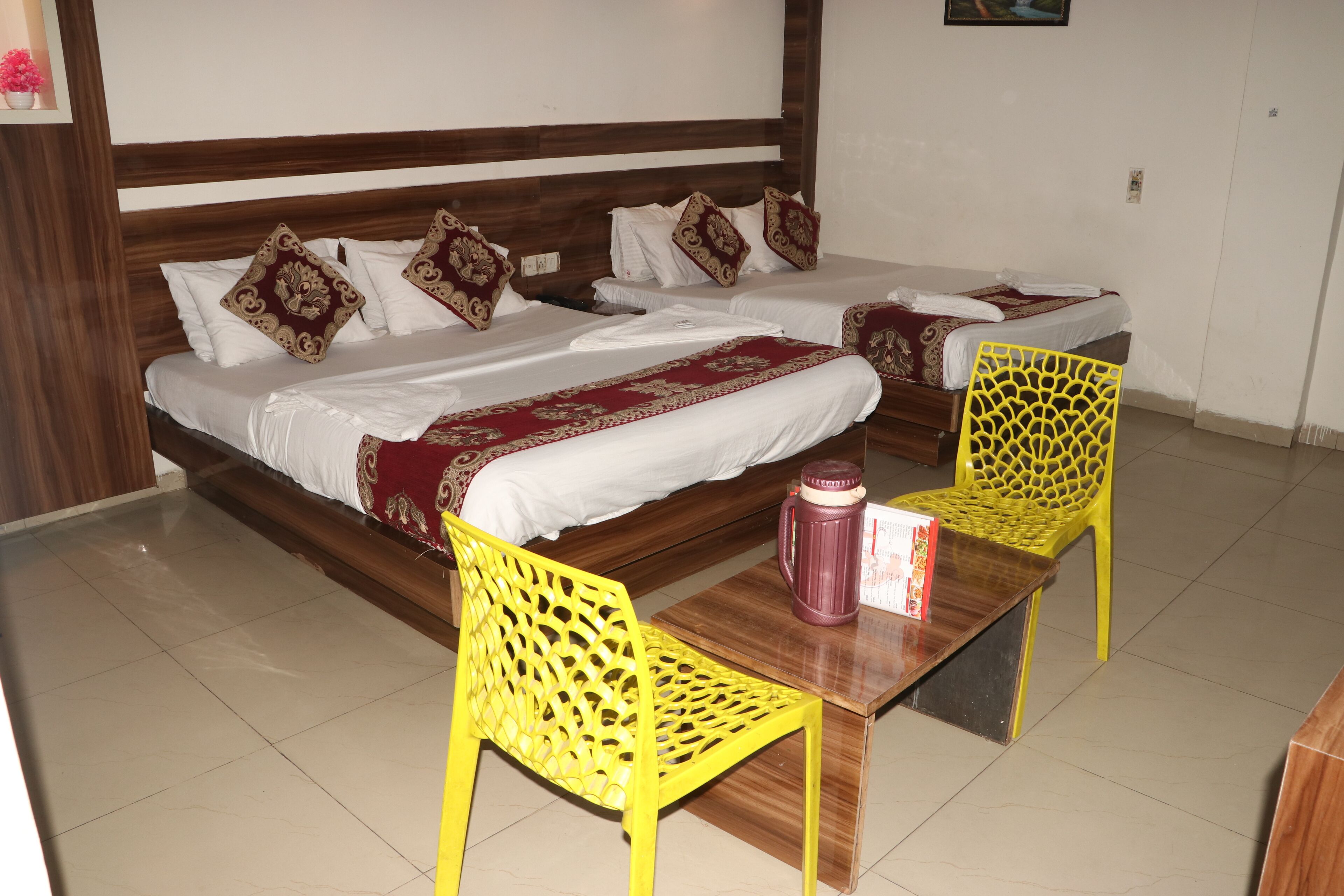 Foto - Hotel Surya Plaza Near New Delhi Railway Station and Connaught Place