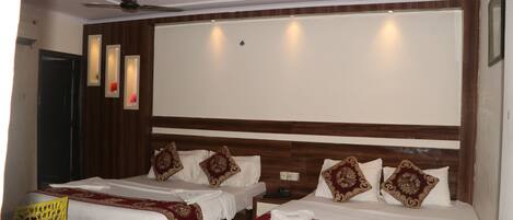 Basic Quadruple Room | Rollaway beds, free WiFi, bed sheets