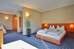 Chambre Double Classique | Coffres-forts dans les chambres, bureau