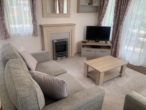 TV - Feorag Lodge -  Retreat Group (Aviemore)