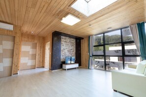 Basic Room, 1 Bedroom (hak) | 1 bedroom, free WiFi - Gapyeong Yeolhodang Pension (Gapyeong)