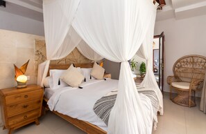 2 bedrooms, desk, iron/ironing board, WiFi
