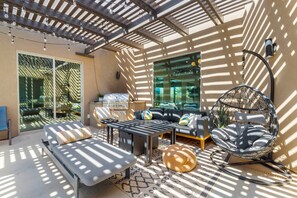 Terrace/patio - Stafford: Private Pool + Golf + Sand Dunes (Hurricane)