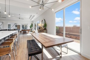 Dining - Splash, Relax, Explore - Stafford (Hurricane)