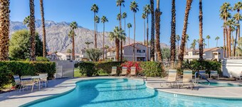 Mesquite CC with views. 7 night minimum stay or longer.