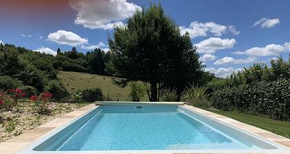 Ravissant studio. Avec piscine chauffée