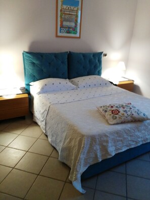 2 bedrooms, iron/ironing board, free WiFi, bed sheets - Tonia House (Praiano)