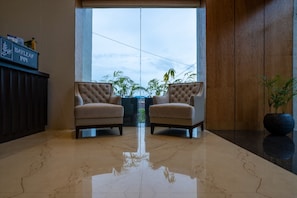 Lobby - Bayleaf Inn (Port Blair)