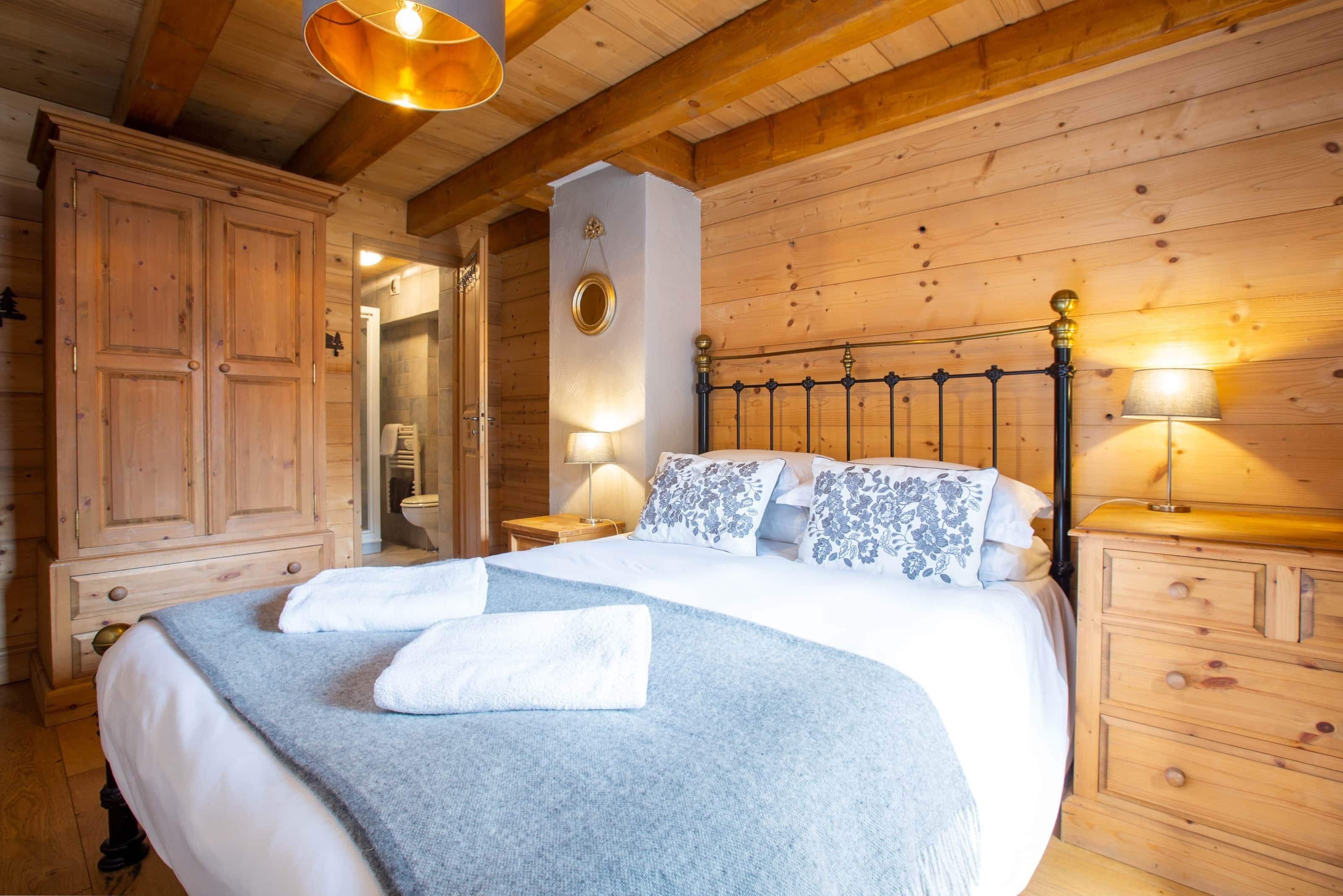 3 soverom, strykejern/-brett, reiseseng for barn og wi-fi (inkludert)