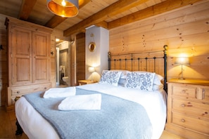 3 chambres, fer et planche à repasser, lit parapluie, Wi-Fi gratuit