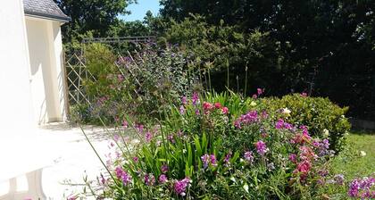 Maison contemporaine 8-10 pers, proche plage et bourg, terrasse, jardin, WIFI, parking