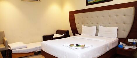 Habitación triple Deluxe | Wifi gratis y ropa de cama