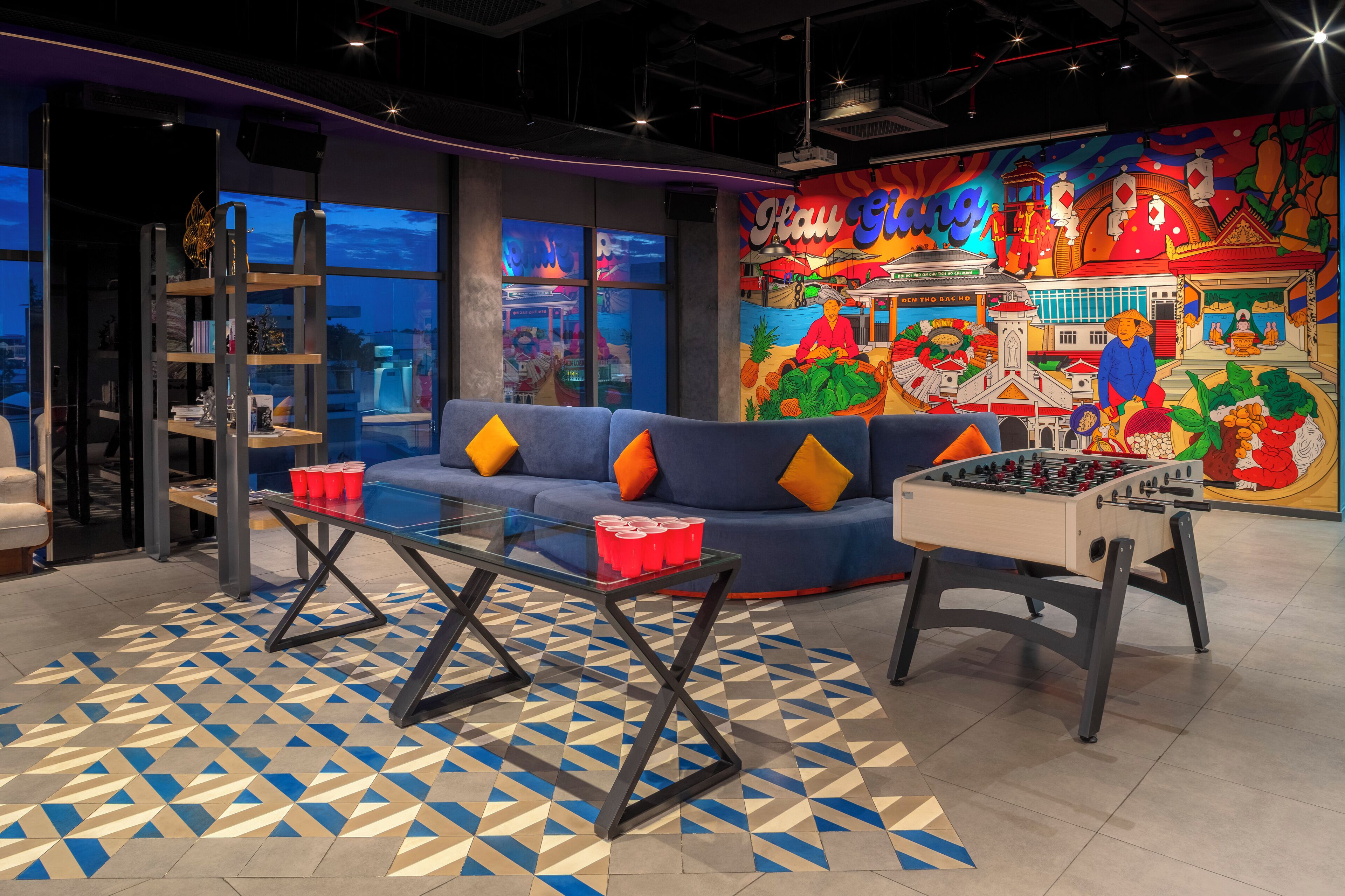 Lobby-lounge