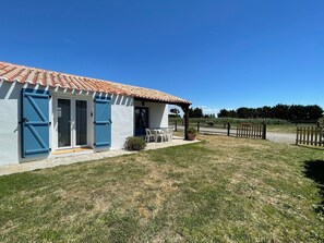 Exterior - Charming Cottage on 15-Hectare Equestrian Estate with Private Garden & Modern Amenities (Bouin)