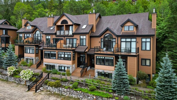 Exterior - 4 Storey Ski In/Out Mountain Home in Tremblant (Mont-Tremblant)