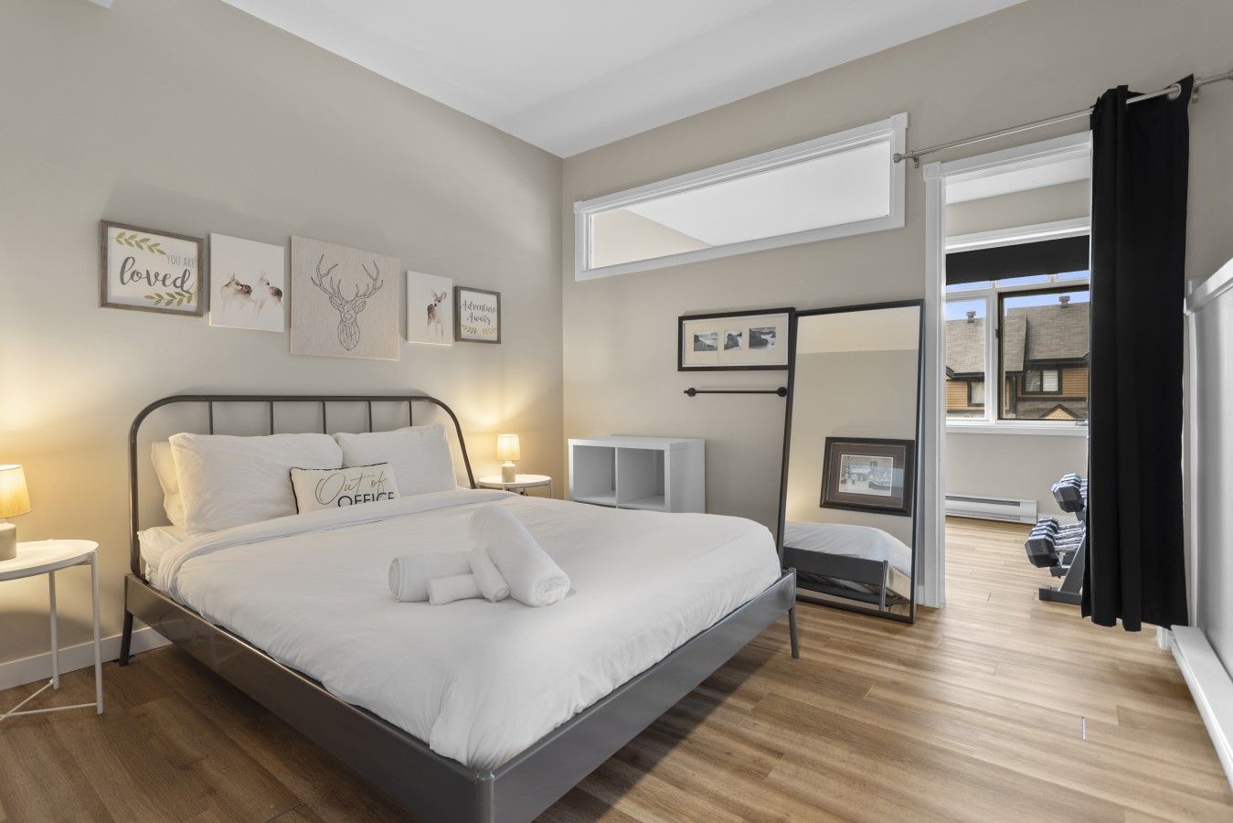 4 bedrooms, desk, iron/ironing board, WiFi (free)
