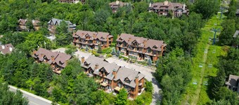 4 Storey Ski In/Out Mountain Home in Tremblant