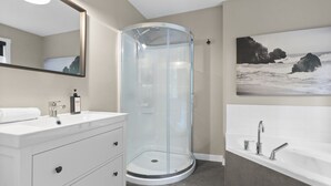 Bathroom - 4 Storey Ski In/Out Mountain Home in Tremblant (Mont-Tremblant)