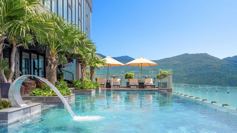 Peninsula Hotel Danang