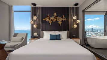 Peninsula Suite | Minibar, in-room safe, desk, laptop workspace