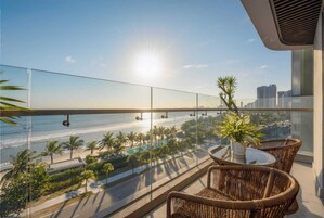 Quarto grand (Grand Executive Ocean King) | Frigobar, cofres nos quartos, escrivaninha