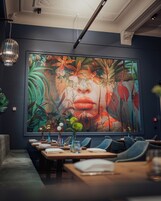 2 restaurantes, se sirve cena