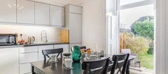 Lovely Villa 1 Double 1 Double Sofa 6 Single,1bunk