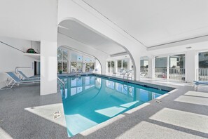 من حمّامات السباحة المغطاة، حمّام سباحة خارجي