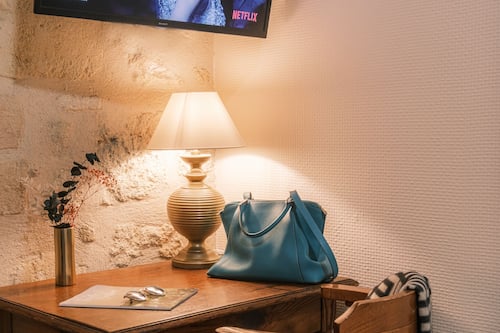 Chambre Confort, non-fumeurs, vue cour intérieure | Équipements de la chambre